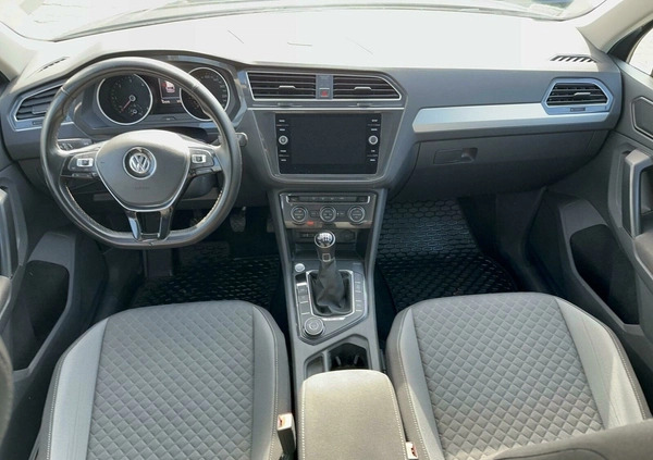 Volkswagen Tiguan cena 85900 przebieg: 121345, rok produkcji 2018 z Zaklików małe 232